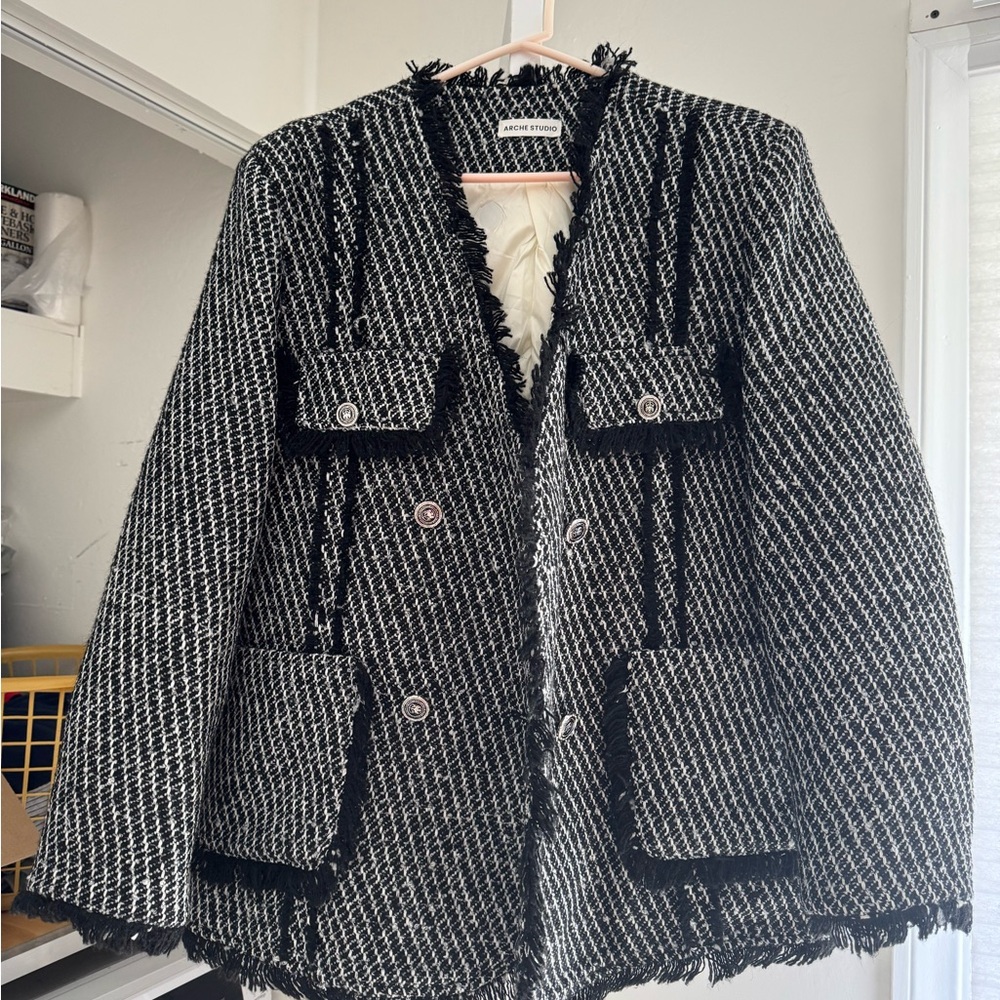 Women’s Tweed Quilted DOWN filling blazer jacket
Size: M